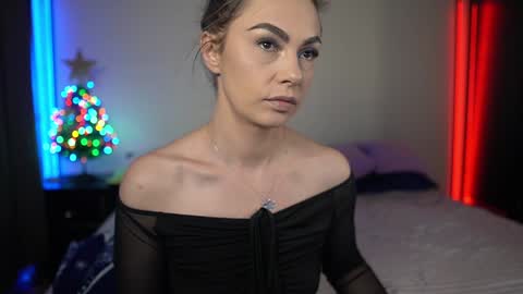 Tiffany online show from December 2024 09:40:02 PM