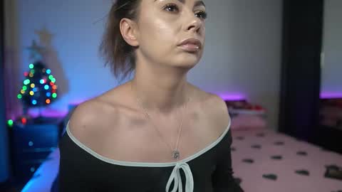 Tiffany online show from December 2025 09:11:01 PM