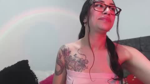 TIFANI online show from November 2025 04:23:02 AM