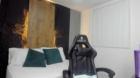 T I F F A N N Y online show from April 2026 12:31:01 PM