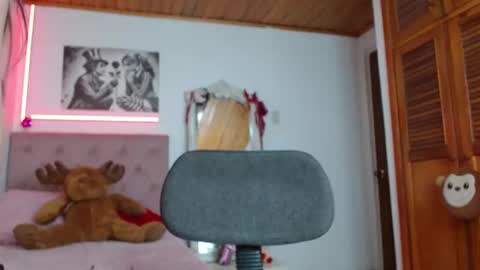 Snapshot of tiffany_beauty18 chatting on October 2025 02:25:02 PM Tifanny online show from October 2025 02:25:02 PM