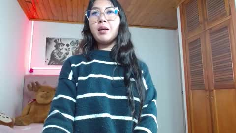 Snapshot of tiffany_beauty18 chatting on December 2025 04:42:02 AM Tifanny online show from December 2025 04:42:02 AM