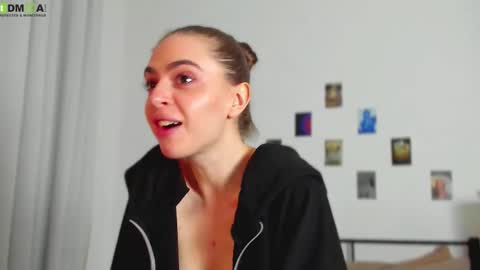 Snapshot of tiffany_loong chatting on September 2025 12:48:02 AM tiffany online show from September 2025 12:48:02 AM