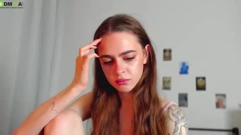 Snapshot of tiffany_loong chatting on November 2025 08:31:01 PM tiffany online show from November 2025 08:31:01 PM