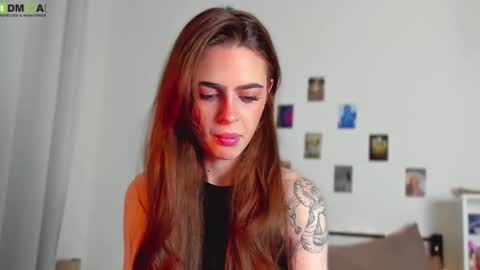 Snapshot of tiffany_loong chatting on December 2025 11:00:02 PM tiffany online show from December 2025 11:00:02 PM