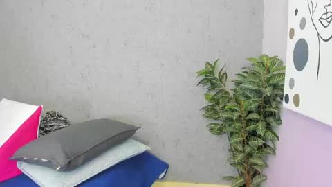 Snapshot of tiffany_mendez chatting on April 2026 12:07:01 PM tiffany_mendez online show from April 2026 12:07:01 PM