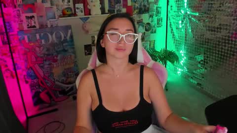 Snapshot of tiffany_robinson chatting on February 2026 12:32:02 PM tiffany_robinson online show from February 2026 12:32:02 PM