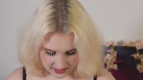 Snapshot of tiffanyjons chatting on November 2025 05:40:02 PM tiffanyjons online show from November 2025 05:40:02 PM