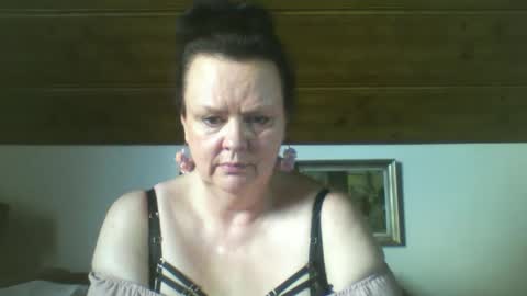 TiffanyMature online show from September 2025 02:27:02 PM