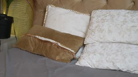  Tiffany  online show from November 2025 07:48:02 PM