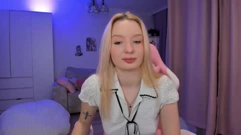 Tiffany online show from November 2025 03:20:02 AM