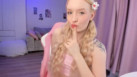 Tiffany online show from February 2026 03:21:02 AM