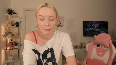 Snapshot of tiffy_fox chatting on July 2026 03:13:02 AM Tiffany online show from July 2026 03:13:02 AM