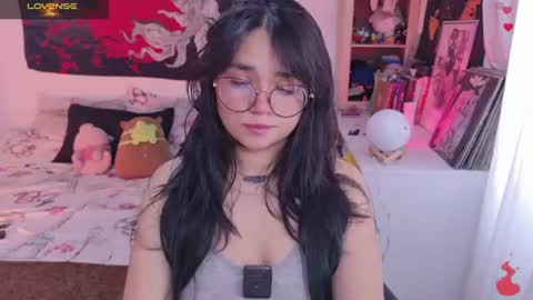 Snapshot of tigerlily__1 chatting on June 2026 04:05:01 PM Lilith online show from June 2026 04:05:01 PM