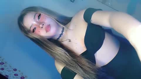 tight_elliana online show from April 2026 05:32:02 PM