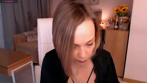 Snapshot of tilly_eliot chatting on June 2026 08:22:02 PM Tilly online show from June 2026 08:22:02 PM