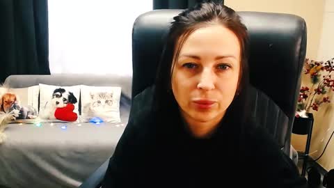 Luisa online show from October 2025 07:47:02 AM