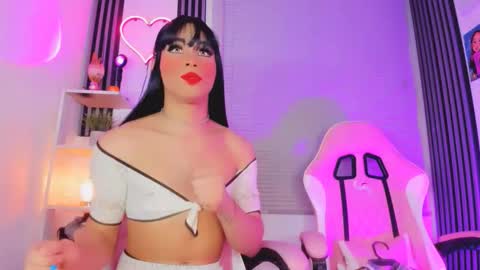 Hallie And Annie online show from February 2026 11:56:01 PM