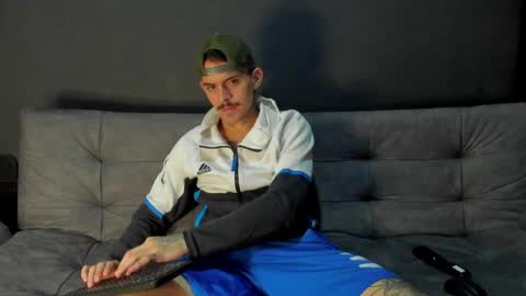 Snapshot of timothy_eliot chatting on April 2026 09:10:02 AM wanna play bareback uncut colombian couple new twink bbk online show from April 2026 09:10:02 AM