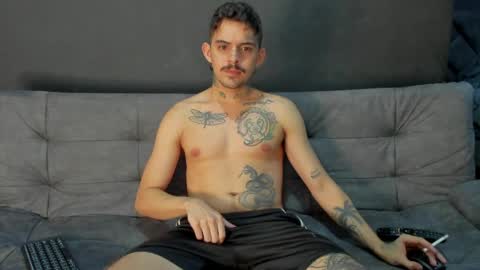 Snapshot of timothy_eliot chatting on April 2026 07:09:01 AM wanna play bareback uncut colombian couple new twink bbk online show from April 2026 07:09:01 AM