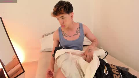 Timothy 21 years old online show from September 2025 08:33:01 PM