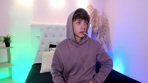 Timothy 21 years old online show from November 2025 08:20:01 PM