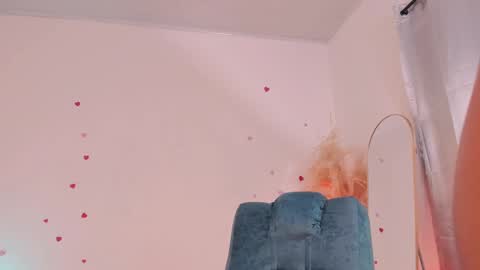 Snapshot of tina_rousse2 chatting on September 2025 04:30:01 PM T I N A online show from September 2025 04:30:01 PM