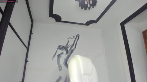 Snapshot of tinaajones_ chatting on January 2025 12:39:02 PM Tina online show from January 2025 12:39:02 PM