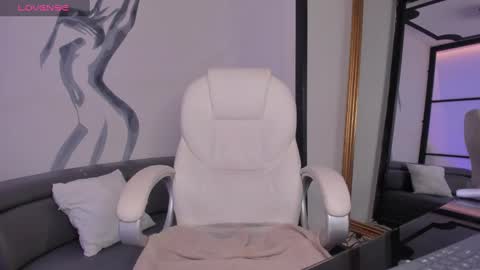 Snapshot of tinaajones_ chatting on February 2025 07:05:02 PM Tina online show from February 2025 07:05:02 PM