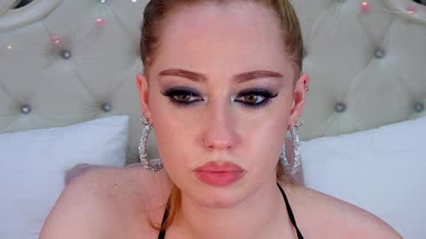 Snapshot of tinabrook chatting on February 2025 10:26:02 AM Tina online show from February 2025 10:26:02 AM