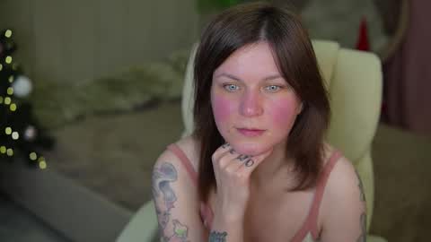 Snapshot of tinamelt chatting on December 2025 08:36:02 PM TinaMelt online show from December 2025 08:36:02 PM