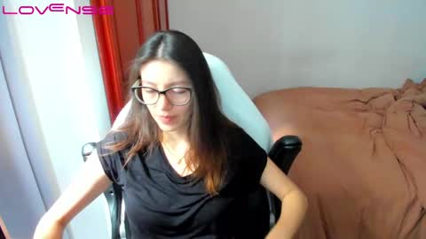 Tina online show from October 2025 07:54:01 PM