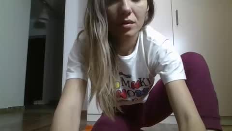 tinna21 online show from April 2026 08:15:01 PM
