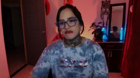 Snapshot of tinnadawson chatting on October 2025 12:53:01 AM I AM BELLA ----------- follow my IG TINNS 69 online show from October 2025 12:53:01 AM