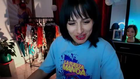 Snapshot of tinnadawson chatting on November 2025 02:43:02 AM I AM BELLA ----------- follow my IG TINNS 69 online show from November 2025 02:43:02 AM