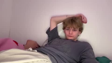 Snapshot of tinnydoll chatting on February 2026 06:14:01 PM TinnyDoll online show from February 2026 06:14:01 PM