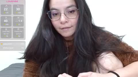 Snapshot of tiny_caroline chatting on December 2024 06:01:01 AM Tiny Caroline online show from December 2024 06:01:01 AM