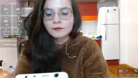 Snapshot of tiny_caroline chatting on January 2025 08:05:02 PM Tiny Caroline online show from January 2025 08:05:02 PM