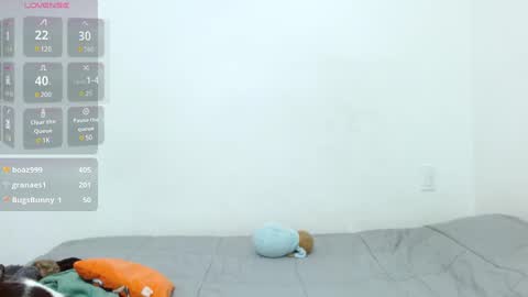 Snapshot of tiny_caroline chatting on February 2025 05:52:01 AM Tiny Caroline online show from February 2025 05:52:01 AM