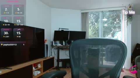 Snapshot of tiny_caroline chatting on November 2025 11:27:01 PM Tiny Caroline online show from November 2025 11:27:01 PM