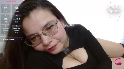 Snapshot of tiny_caroline chatting on December 2025 10:15:01 PM Tiny Caroline online show from December 2025 10:15:01 PM