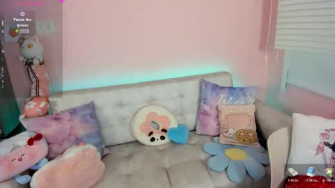 tiny_cora online show from December 2025 04:36:01 PM