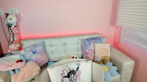 tiny_cora online show from May 2026 04:39:01 PM