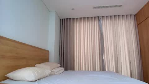 Snapshot of tiny_cute chatting on February 2025 02:46:01 AM Lia online show from February 2025 02:46:01 AM