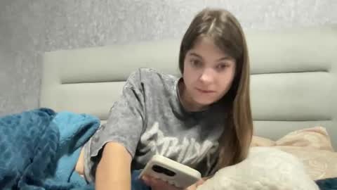 Gloria online show from November 2025 04:29:02 AM