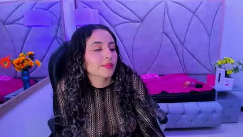 Snapshot of tiny_love_ chatting on January 2026 04:05:02 AM tiny online show from January 2026 04:05:02 AM