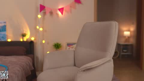 Snapshot of tiny_miracle chatting on March 2025 07:12:02 PM Lyssa online show from March 2025 07:12:02 PM