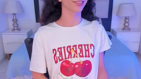 Snapshot of tiny_thomm chatting on January 2026 09:24:01 AM Thomm Independent Model online show from January 2026 09:24:01 AM