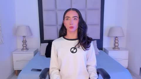 Snapshot of tiny_thomm chatting on January 2026 04:04:02 AM Thomm Independent Model online show from January 2026 04:04:02 AM