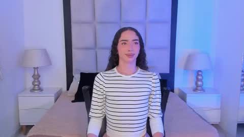 Snapshot of tiny_thomm chatting on February 2026 06:40:02 AM Thomm Independent Model online show from February 2026 06:40:02 AM